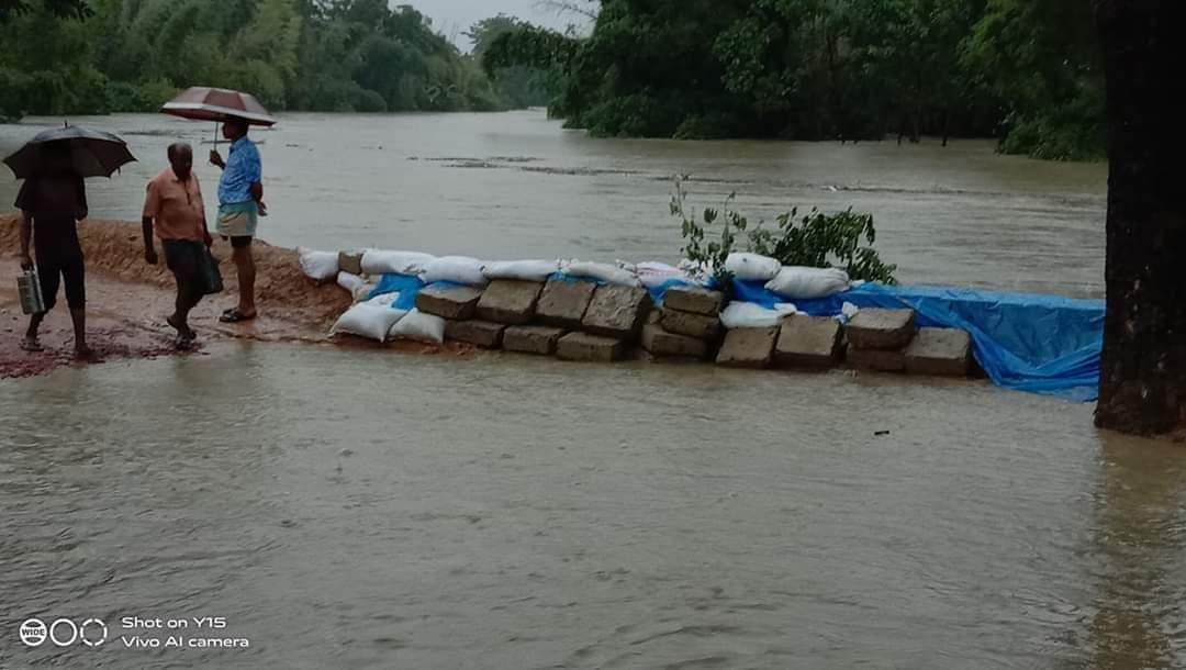 ঈদগাঁহর নিম্নাঞ্চল টানা  বৃষ্টিপাতের কারনে প্লাবিত