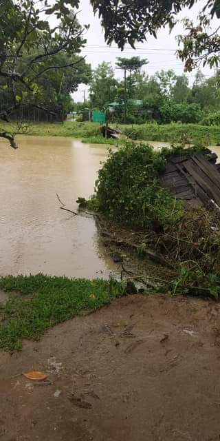 ঈদগাঁহতে কাঠের ব্রীজটি ভেসে গিয়ে যোগাযোগ বিচ্ছিন্ন