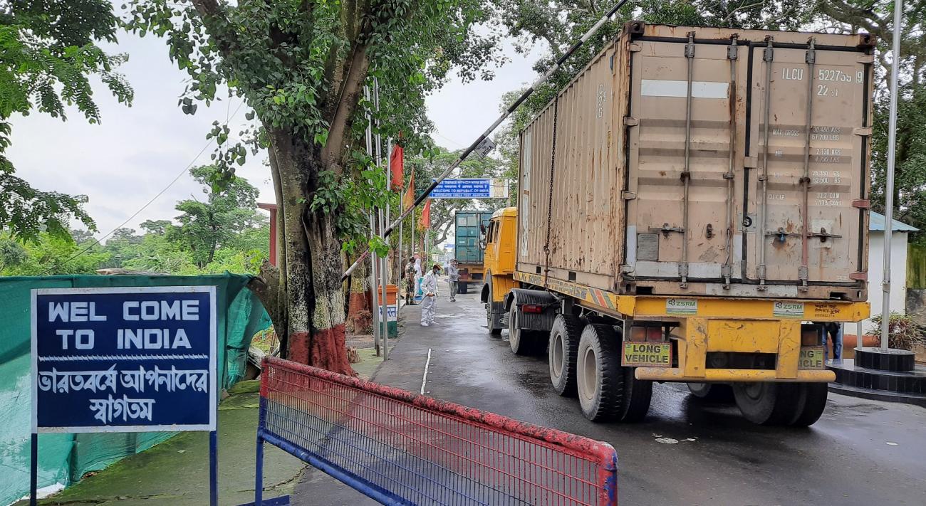 ভারতের ট্রান্সশিপমেন্টের প্রথম বারে প্রেরিত পণ্য আখাউড়া দিয়ে গেল ত্রিপুরায়।