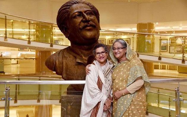 দু'বোনের মানবিকতায় আমতৈল গ্রাম সহ বিভিন্ন এলাকায় প্রতিবন্ধীদের মুখে হাসি 