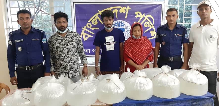 লামায় ১২০ লিটার চোলাই মদ উদ্ধার, মহিলাসহ আটক 
