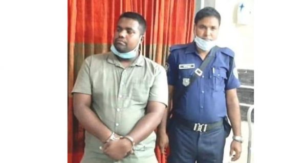 বাঞ্চারামপুরে ভূয়া ডাক্তার গ্রেফতার