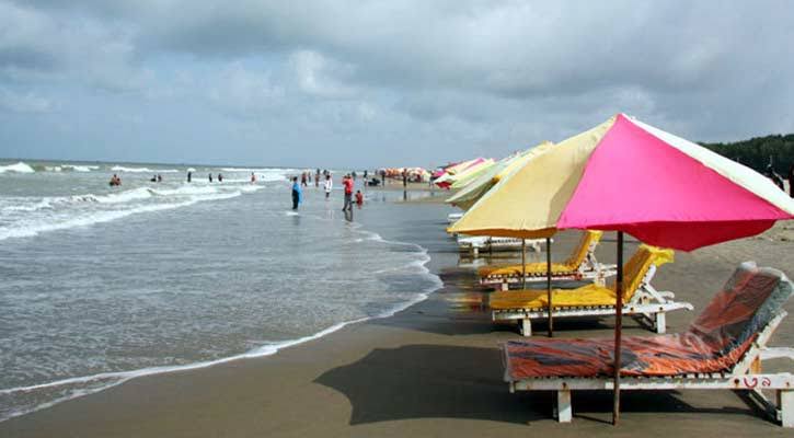 পুরনো রূপে ফিরল কক্সবাজার, নিষেধাজ্ঞা শিথিল