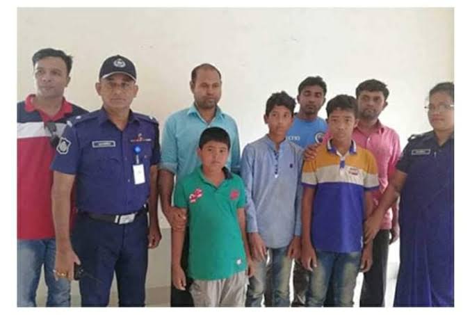 ডিসকভারী চ্যানেলে বিভিন্ন অনুষ্ঠান দেখে পোকা-মাকড় খেয়ে জঙ্গলে বাস করার উদ্দেশ্যে বাড়ি ছেড়েছিল তিন শিশু!