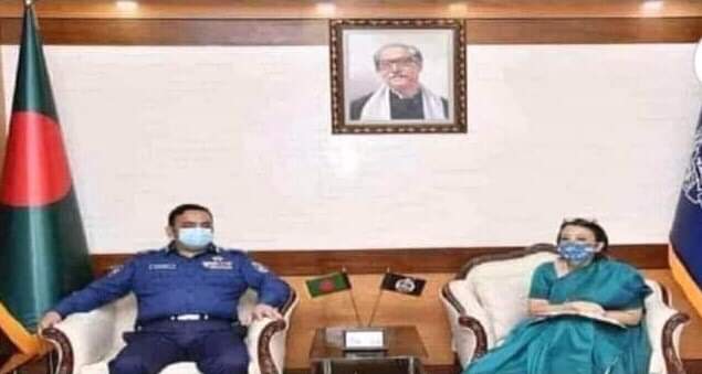 সংবিধান লংঘন করে সরকারের অধীনস্থ কর্মকর্তা- কর্মচারীদের সাথে ভারতীয় রাষ্ট্রদূত রীভা গাঙ্গুলির সাক্ষাত