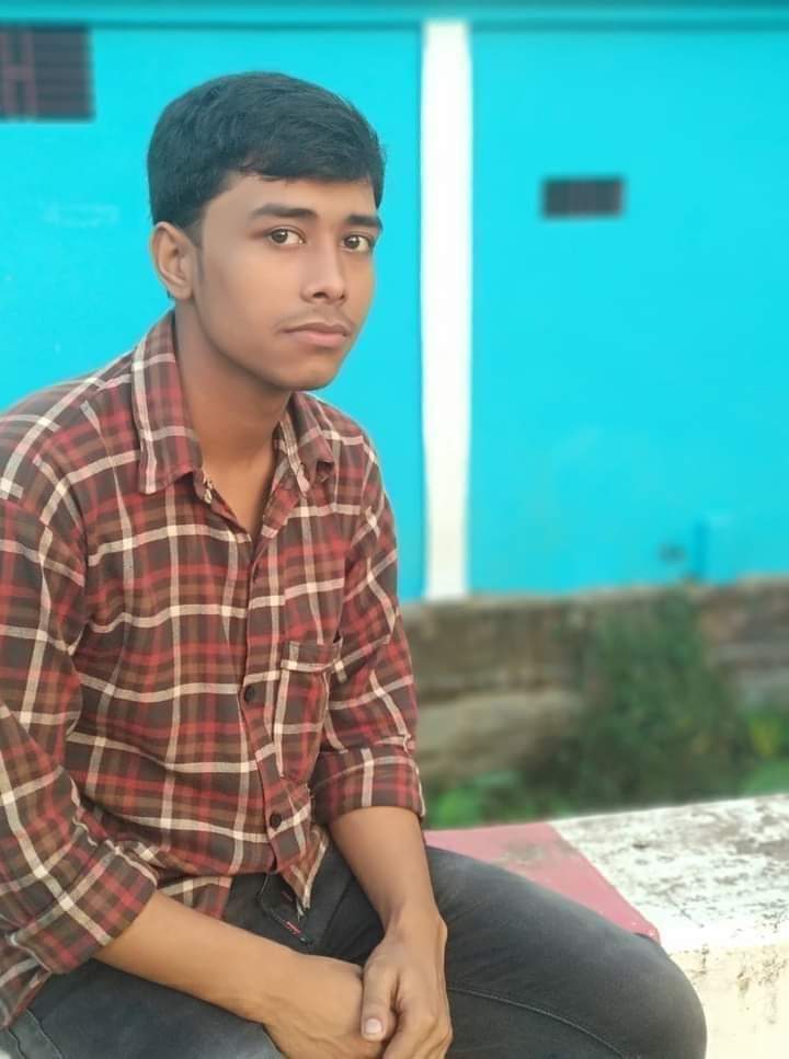 ঈদগাঁহতে গলায় ফাঁস লাগিয়ে এক ব্যবসায়ীর আত্মহত্যা