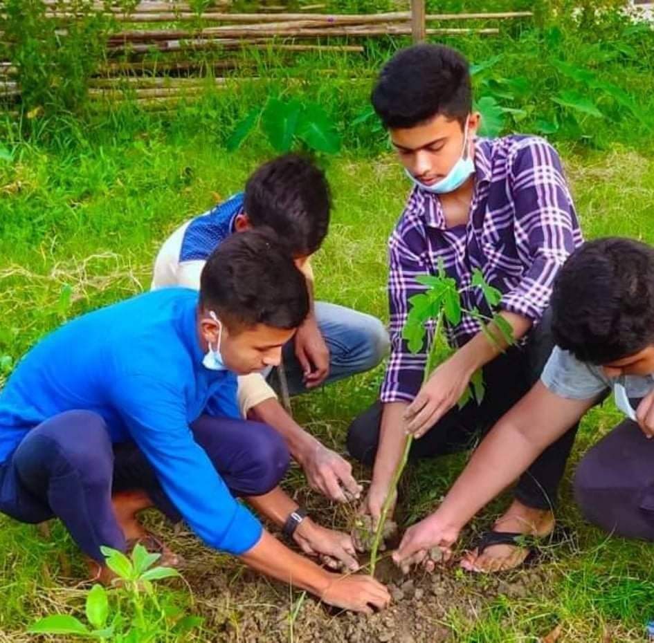 মুজিব শতবর্ষ উদযাপন উপলক্ষে পতেঙ্গা ওয়ার্ড ছাত্রলীগের বৃক্ষরোপণ কর্মসূচি