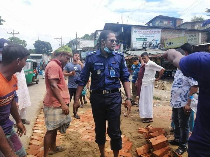 কাপ্তাই সড়ককে নিরাপদ চলাচলের পথ হিসেবে প্রতিষ্ঠা করার নিরলস চেষ্টা এএসপি শামীম আনোয়ারের