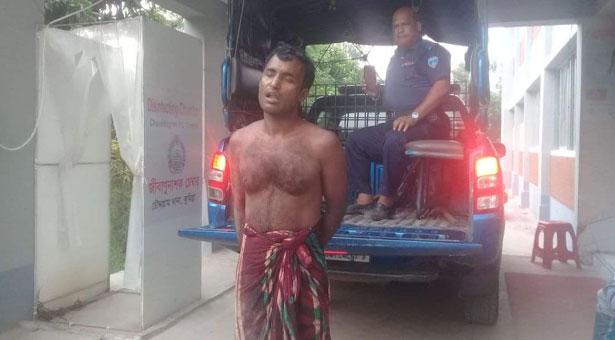 কুপিয়ে আপন মাকে হত্যা করল ছেলে