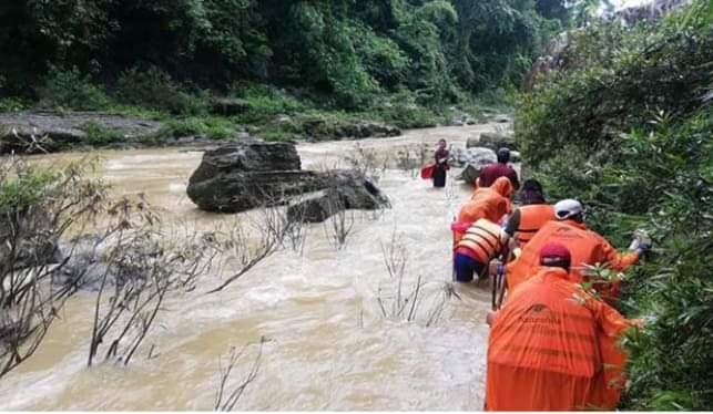 বান্দরবানের দুর্গম পাহাড়ি ঝরনাগুলোতে পর্যটকদের যাতায়াত বন্ধ করে দিয়েছে প্রশাসন