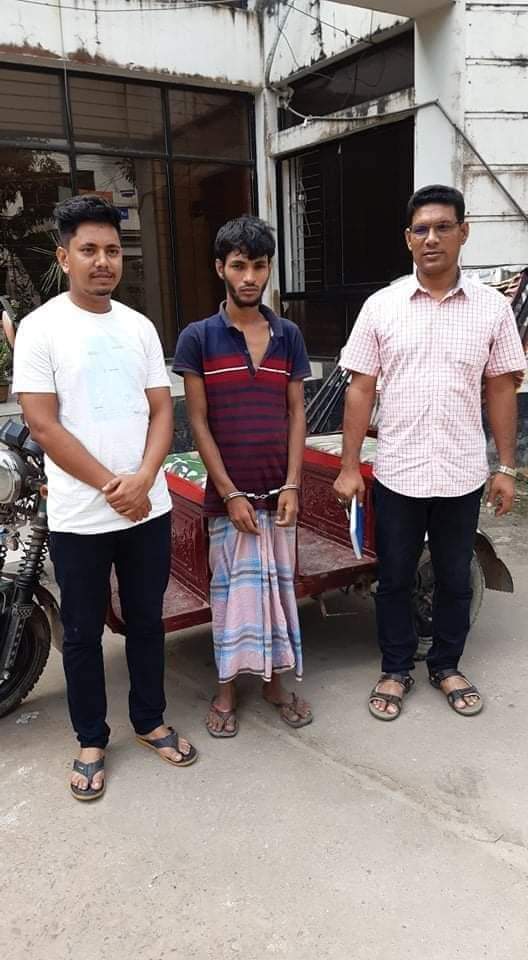 ফেনীর সোনাগাজীতে টহল পুলিশের তৎপরতায় চুরিকালে রিক্সা উদ্ধার ও চোর গ্রেফতার 