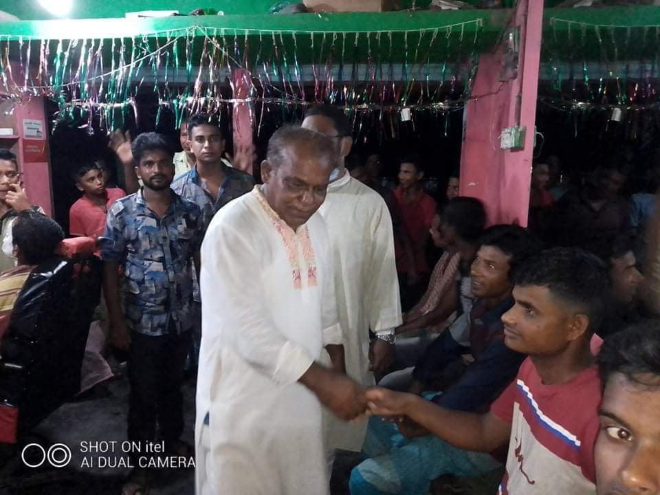 মহেশপুরের ৫নং শ্যমকুড়  ইউনিয়নের অসহায় মানুষের পাশে অধ্যক্ষ আব্দুল হাই 