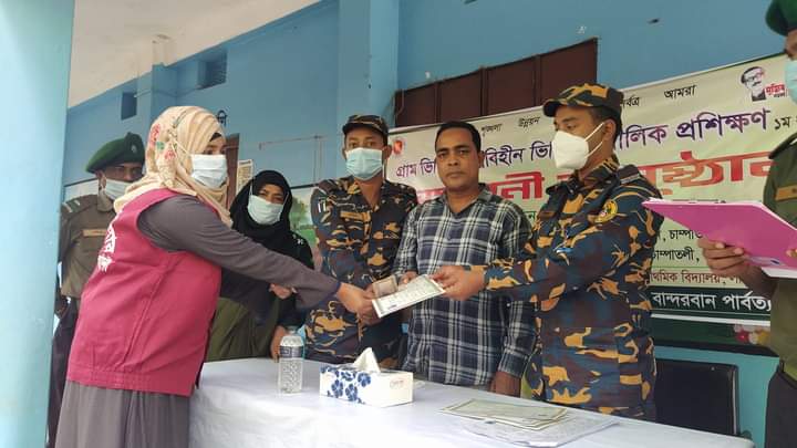 লামায় আনসার-ভিডিপির মৌলিক প্রশিক্ষণ সনদ বিতরণ সম্পন্ন