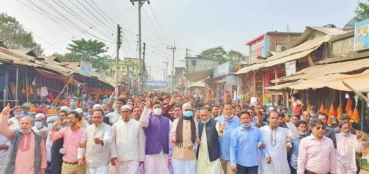 কুষ্টিয়ায় বঙ্গবন্ধুর ভাস্কর্যের অবমাননায় বিক্ষোভে উত্তাল সন্দ্বীপ 