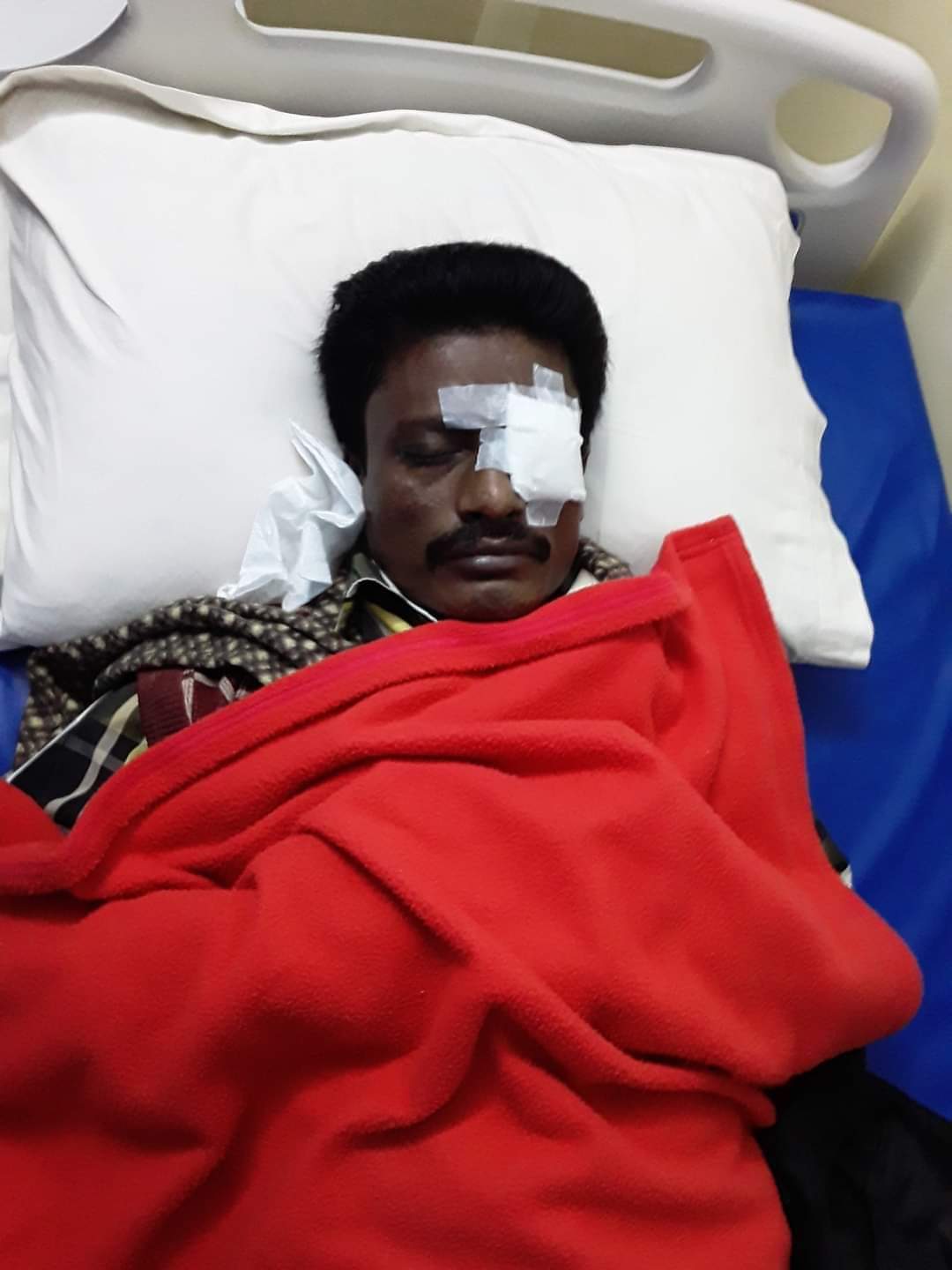 সন্দ্বীপে এক ব্যবসায়ী সমিতির দপ্তর সম্পাদকের উপর হামলা, আগামীকাল সব দোকান বন্ধের ঘোষণা
