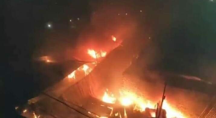 চট্টগ্রামের হাটহাজারীতে ভয়াবহ অগ্নিকান্ড দোকান সহ গুদাম পুড়ে ছাঁই