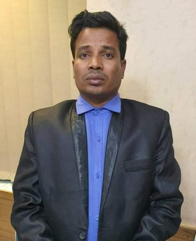 ডাক্তার সেজে স্বাস্থ্য পরীক্ষার নামে শ্লীলতাহানির চেষ্টা; কাজীর দেউড়ি এলাকা থেকে ভুয়া ডাক্তার আটক