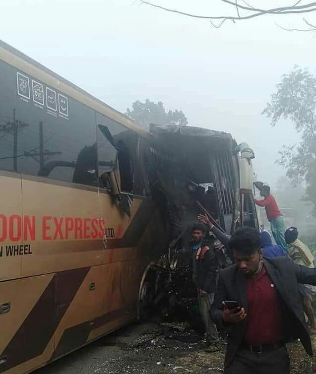 সিলেটে ২ বাসের মুখোমুখি সংঘর্ষে নিহত ৮  আহত অর্ধশত