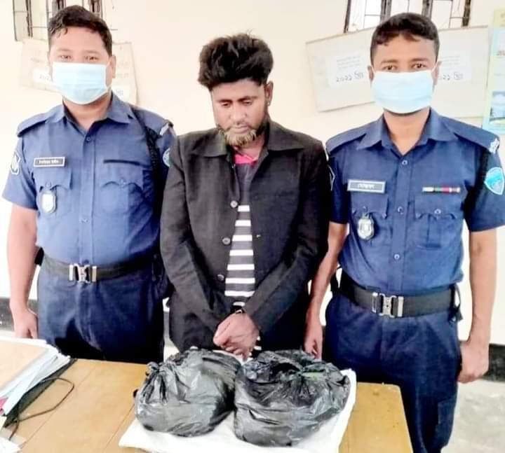 চট্টগ্রামের ফটিকছড়িতে গাঁজাসহ ইউনিয়ন যুবলীগের সাধারন সম্পাদক আটক