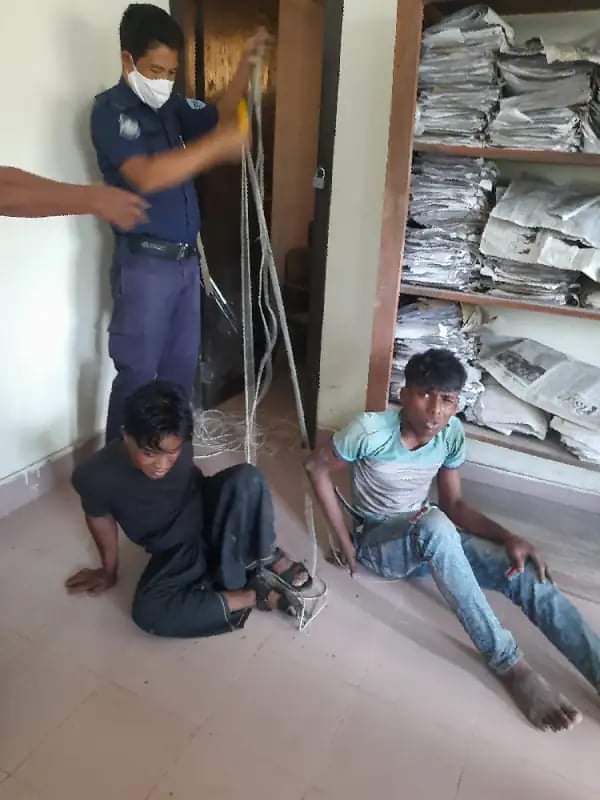 সন্দ্বীপে ডাকাতি চেষ্টা কালে জনতার হাতে ২ ডাকাত  গ্রেপ্তার