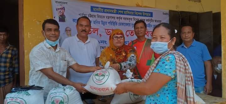 লামা উপজেলার গজালিয়া ইউনিয়নের প্রধানমন্ত্রীর বিশেষ উপহার পেলো ৩৬০ কর্মহীন পরিবার