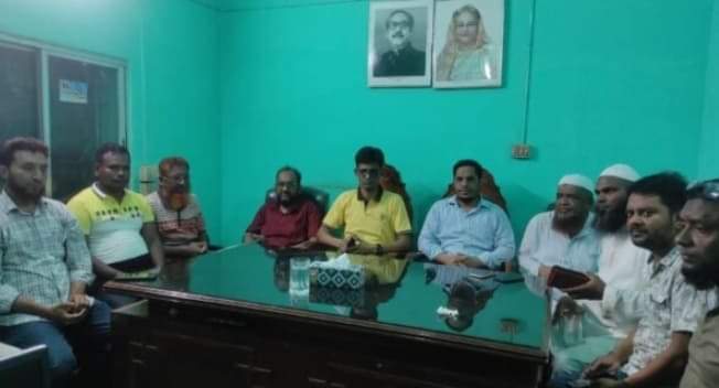 চাঁপাইনবাবগঞ্জের সোনামসজিদ স্থল বন্দর সিএন্ডএফ এজেন্ট এসোসিয়েশনের মাসিক সভা