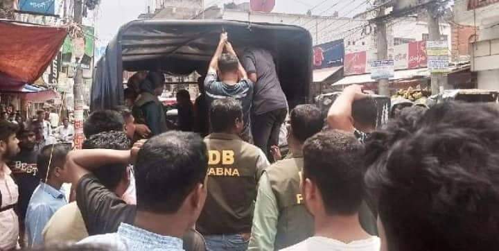 আবাসিক হোটেল থেকে স্কুল-কলেজের ১০ শিক্ষার্থী আটক