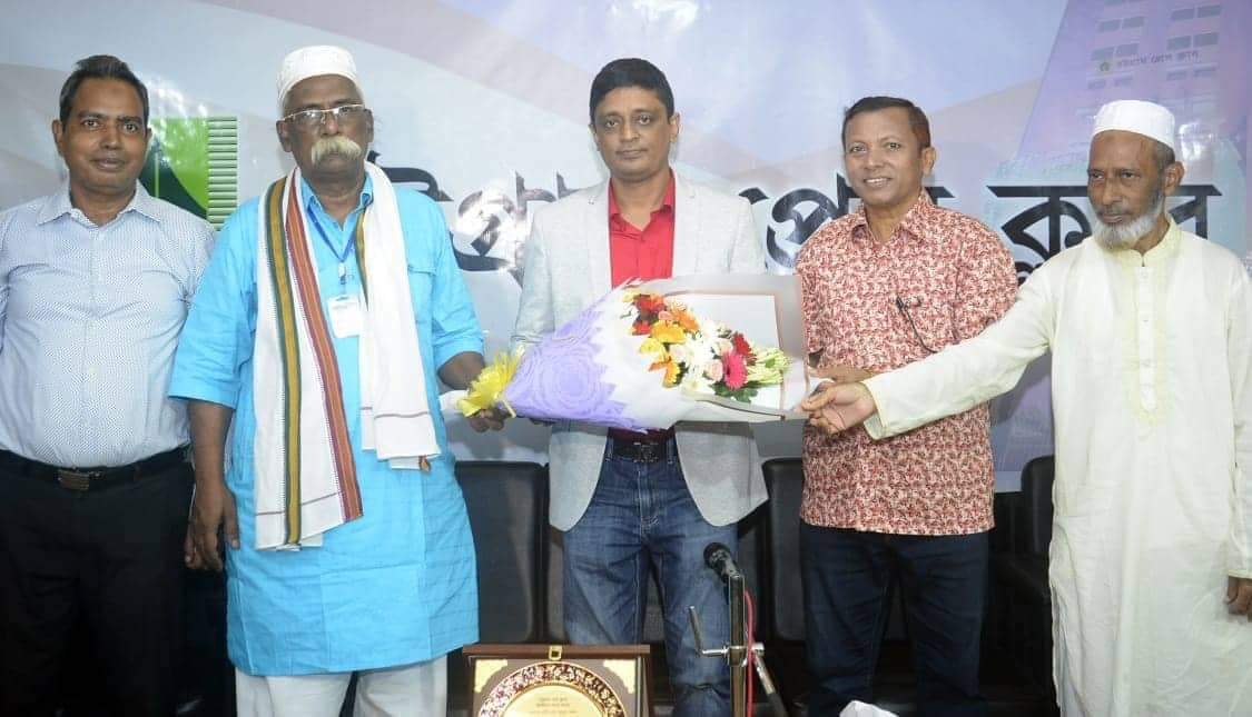 চট্টগ্রাম প্রেসক্লাবের আজীবন দাতা সদস্য হলেন  এটিএম মাসুদ খান