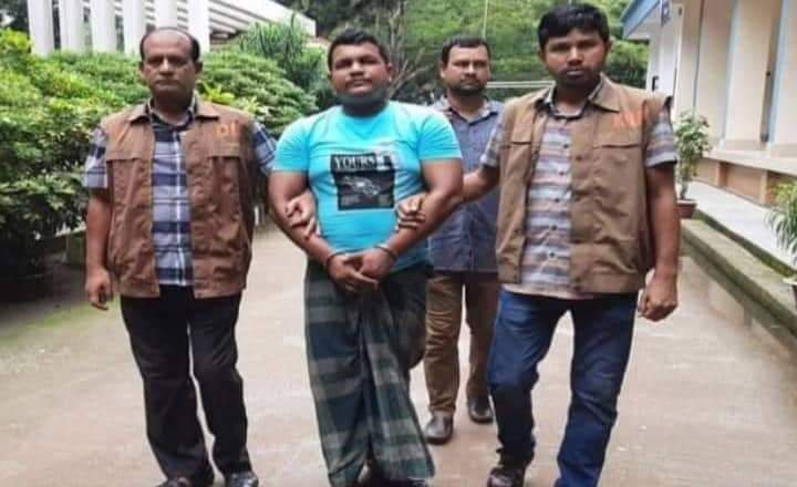 টাঙ্গাইলে মধুপুরে বাসে ডাকাতি ও যাত্রী ধর্ষণের ঘটনায় প্রধান আসামি গ্রেফতার