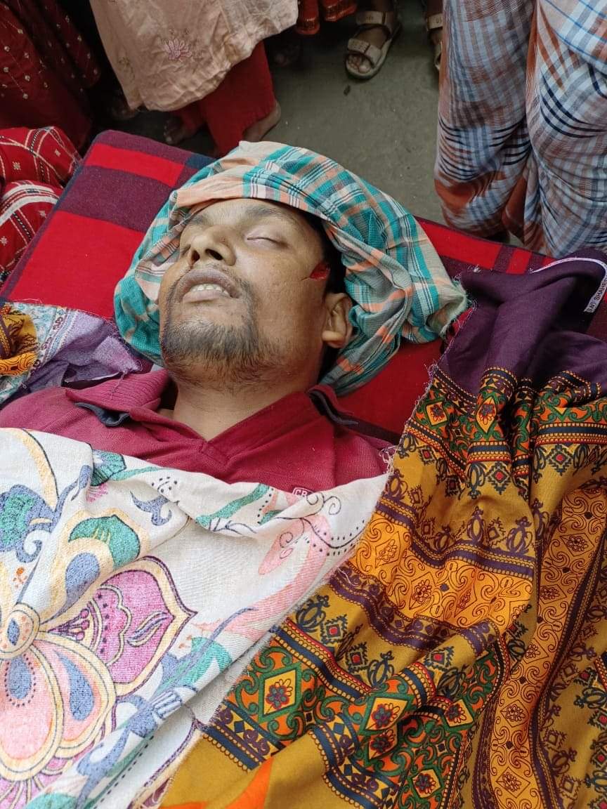 চাঁপাইনবাবগঞ্জের গোমস্তাপুরে ডাকাত দলের হামলায় পেয়ারা ব্যবসায়ী নিহত