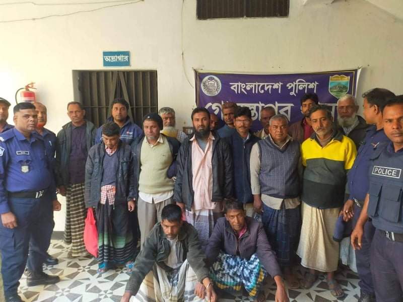 চাঁপাইনবাবগঞ্জের শিবগঞ্জ ও গোমস্তাপুর থানা পুলিশের হাতে পৃথক মামলায় ২৭ বিএনপি নেতা-কর্মী আটক