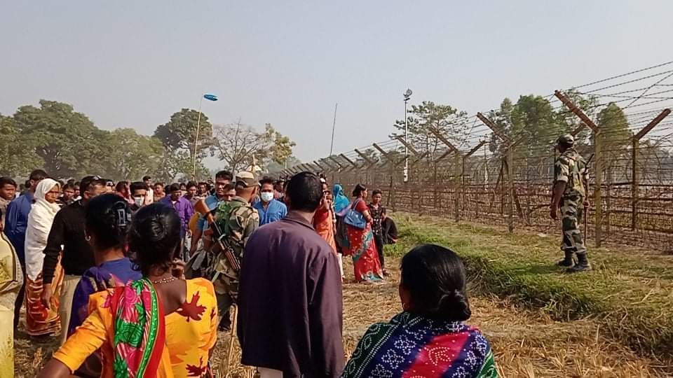 ঠাকুরগাঁও জগদল সীমান্তে দুই বাংলার মিলন মেলা