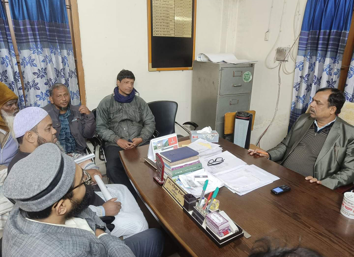 চাঁপাইনবাবগঞ্জের নাচোলে স্বাস্থ্য বিভাগের জনপ্রতিনিধিদের সাথে মতবিনিময় 