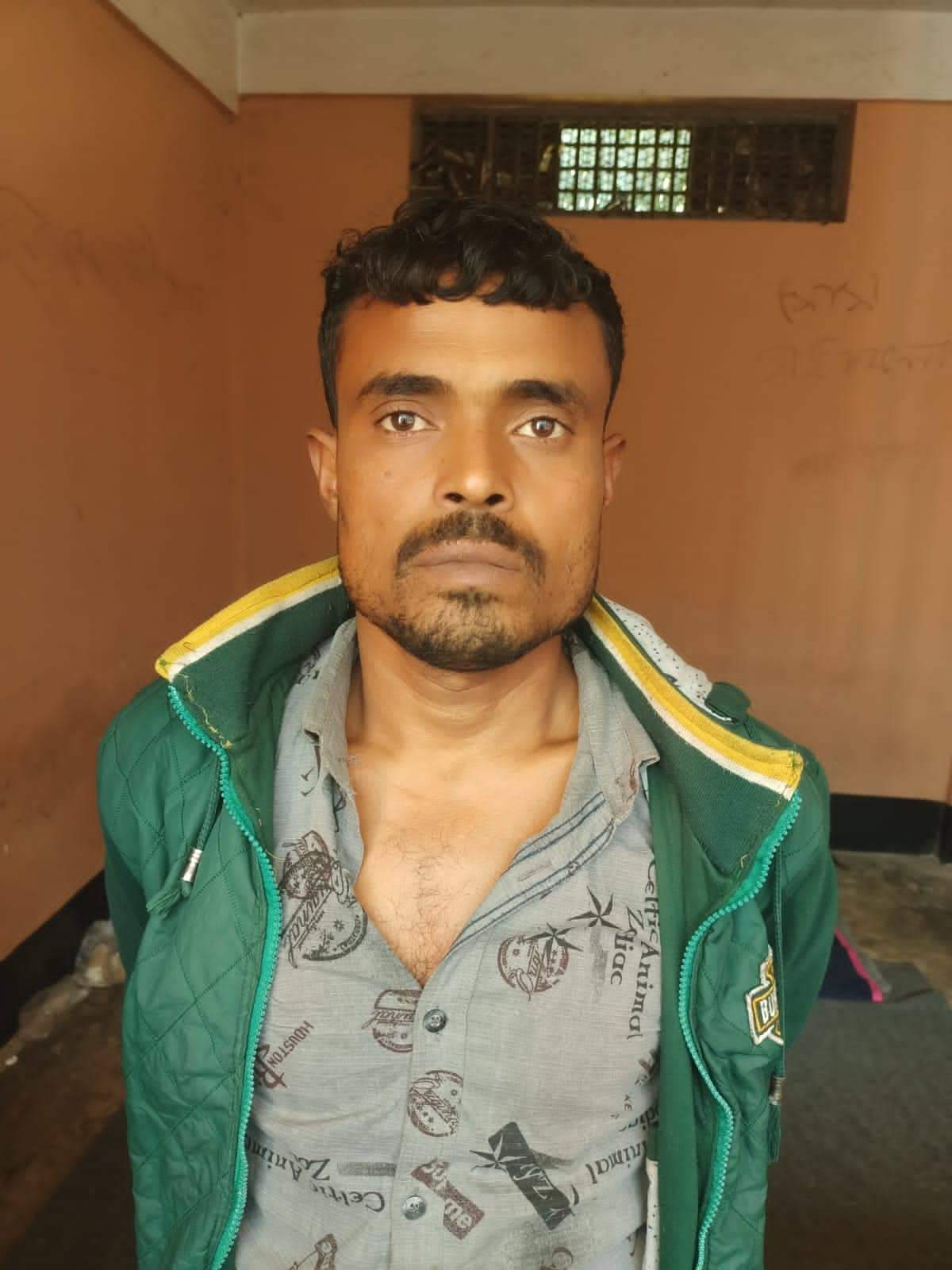 সন্দ্বীপে চুরির ঘটনায় আটক ১