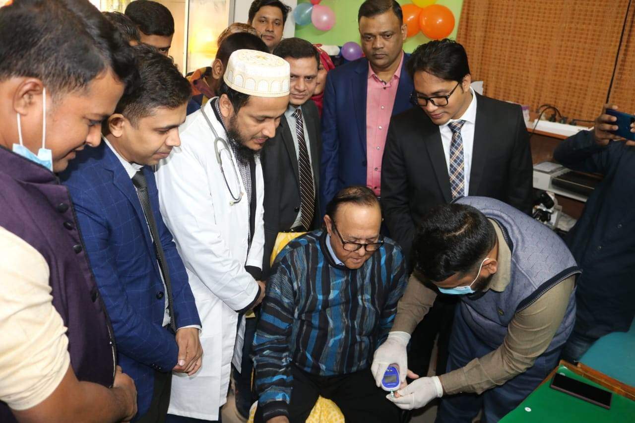 মুরাদনগরে উপজেলা স্বাস্থ্য কমপ্লেক্সে অধুনিক যন্ত্রপাতির উদ্বোধন করেন ইউসুফ আবদুল্লাহ হারুন এম পি