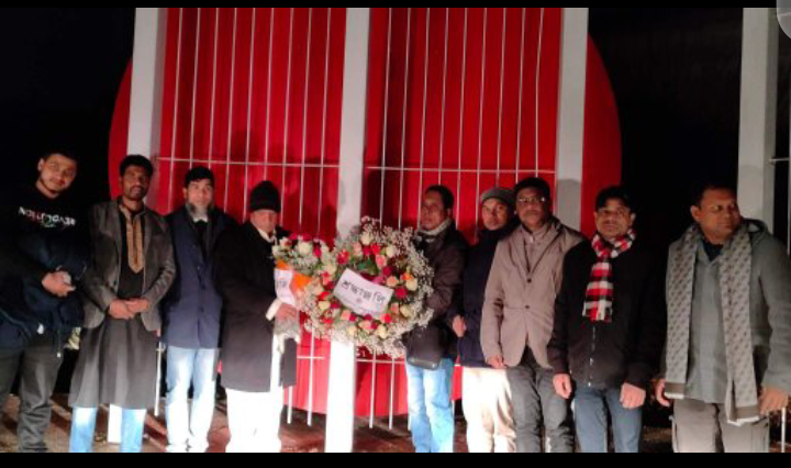 ইতালির পাদোভা স্হায়ী শহীদ মিনারে ভাষা শহীদদের শ্রদ্ধা জানিয়ে সাংবাদিক  ও রাজনৈতিক দলের  পুষ্পস্তবক অর্পণ 