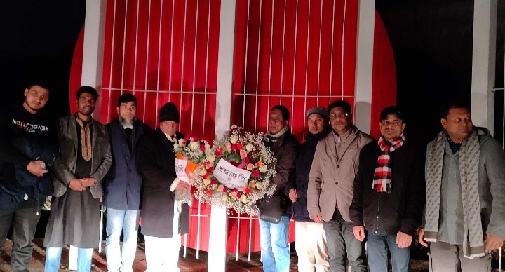ইতালির পাদোভা স্হায়ী শহীদ মিনারে ভাষা শহীদদের প্রতি শ্রদ্ধা জানিয়েছে সাংবাদিক  ও রাজনৈতিক দলগুলো
