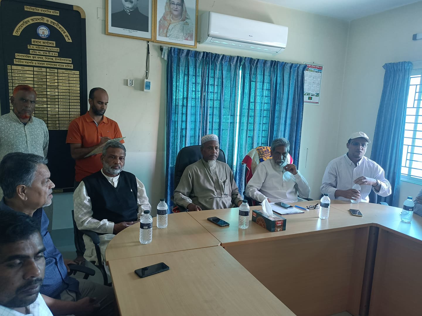 চাঁপাইনবাবগঞ্জে সোনামসজিদ আমদানিও রপ্তানি কারক গ্রুপের নব-নির্বাচিত সদস্যদের পরিচিতি সভা    