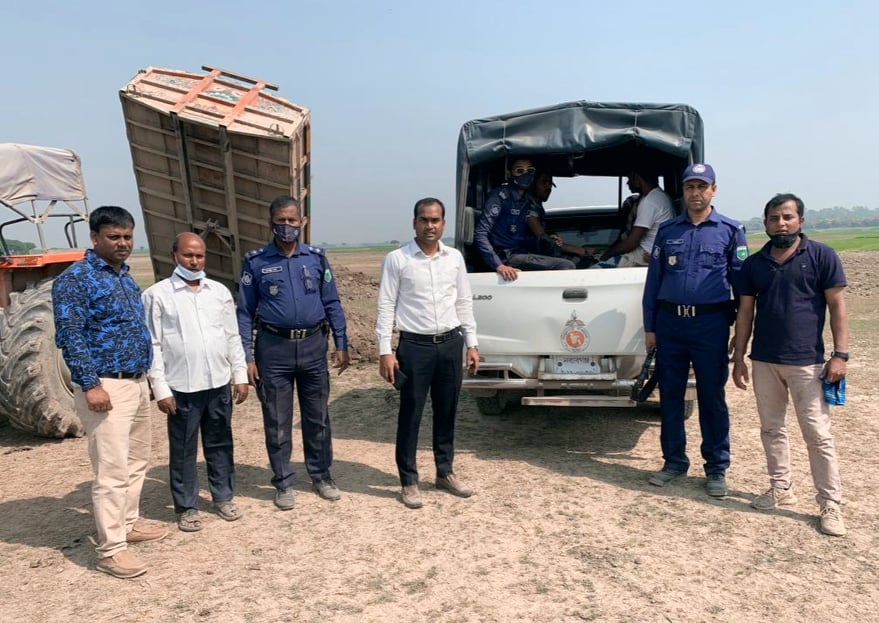 পদ্মায় অবৈধ বালু উত্তোলনের দায়ে ৪ জনের কারাদণ্ড