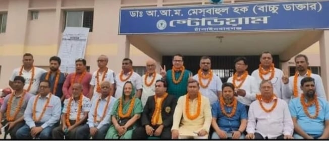 চাঁপাইনবাবগঞ্জ জেলা ক্রীড়া সংস্থার নির্বাচনে হান্নান মোস্তাফিজুর পরিষদ জয়ী