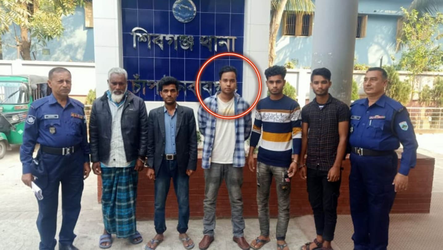 শিবগঞ্জে ছিনতাইয়ের অভিযোগে ছাত্রলীগ নেতা গ্রেফতার