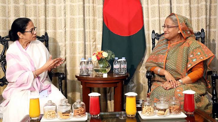 বিদেশে গিয়ে বাংলাদেশিদেরকেই খুঁজতেন মমতা ব্যানার্জি। কিন্তু কেন জানেন? 