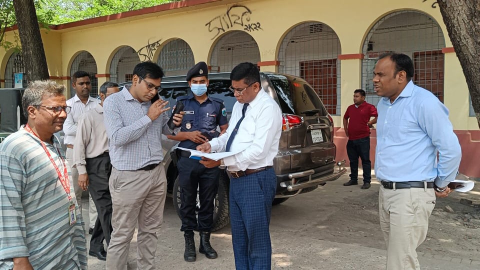 চাঁপাইনবাবগঞ্জে সারাদেশের ন্যায় অনুষ্ঠিত হলো এসএসসি ও সমমানের প্রথম পরীক্ষা