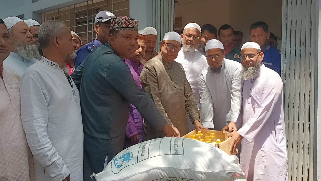 মুরাদনগরে সাড়ে ১১ হাজার পরিবার পেলো ১ মাসের খাদ্য সামগ্রী 