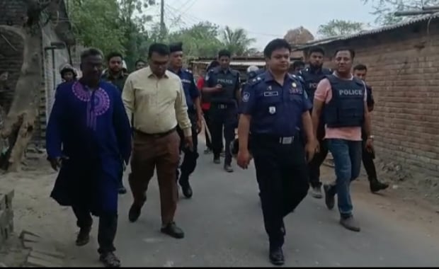 চাঁপাইনবাবগঞ্জে নিজের ককটেল বিস্ফোরণে এক ব্যক্তি নিহত, আহত ১০