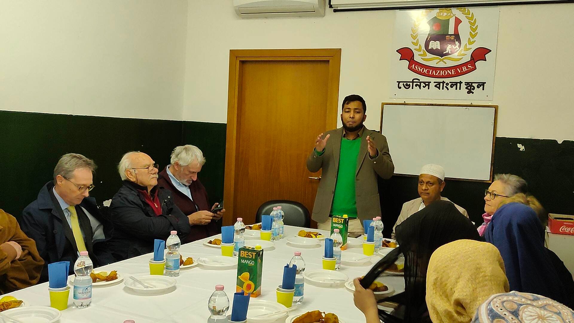 ইতালিয়ান অমুসলিমদের সম্মানে ভেনিস বাংলা স্কুলের ইফতার
