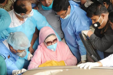 ২৪ ঘণ্টার পর্যবেক্ষণে খালেদা জিয়া