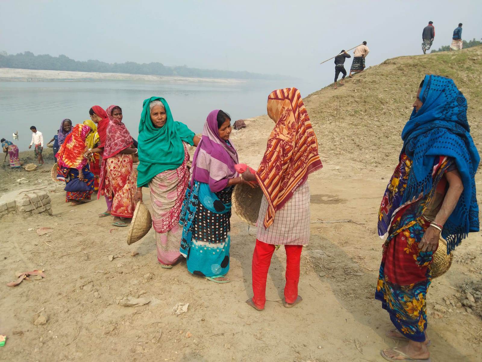 চাঁপাইনবাবগঞ্জের শিবগঞ্জে পাঁকা ইউনিয়নে শুভংকের ফাঁকি, শ্রমিকদের সাথে প্রতারণার অভিযোগ