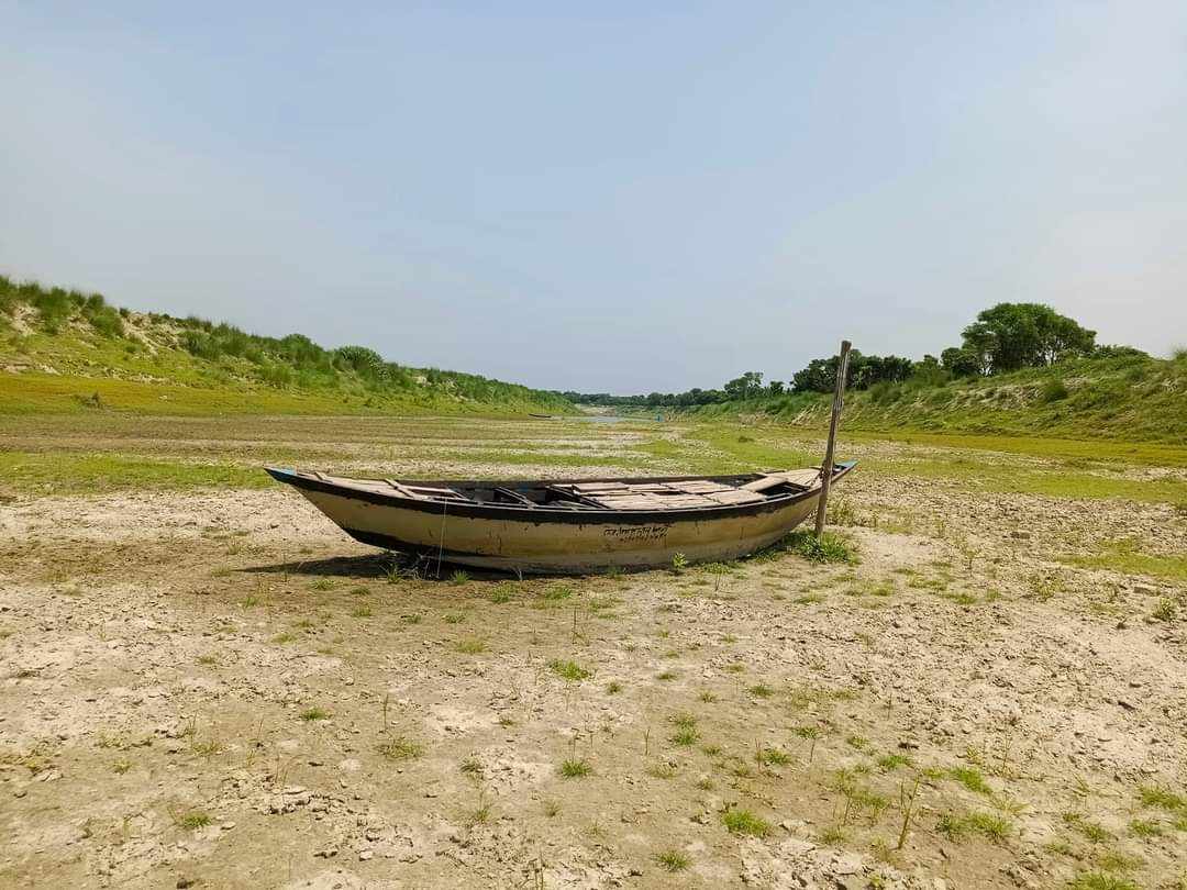 চাঁপাইনবাবগঞ্জের ৪ নদী ফারাক্কার প্রভাবে গোচারণভূমি ও মৃতপ্রায় মরা খাল