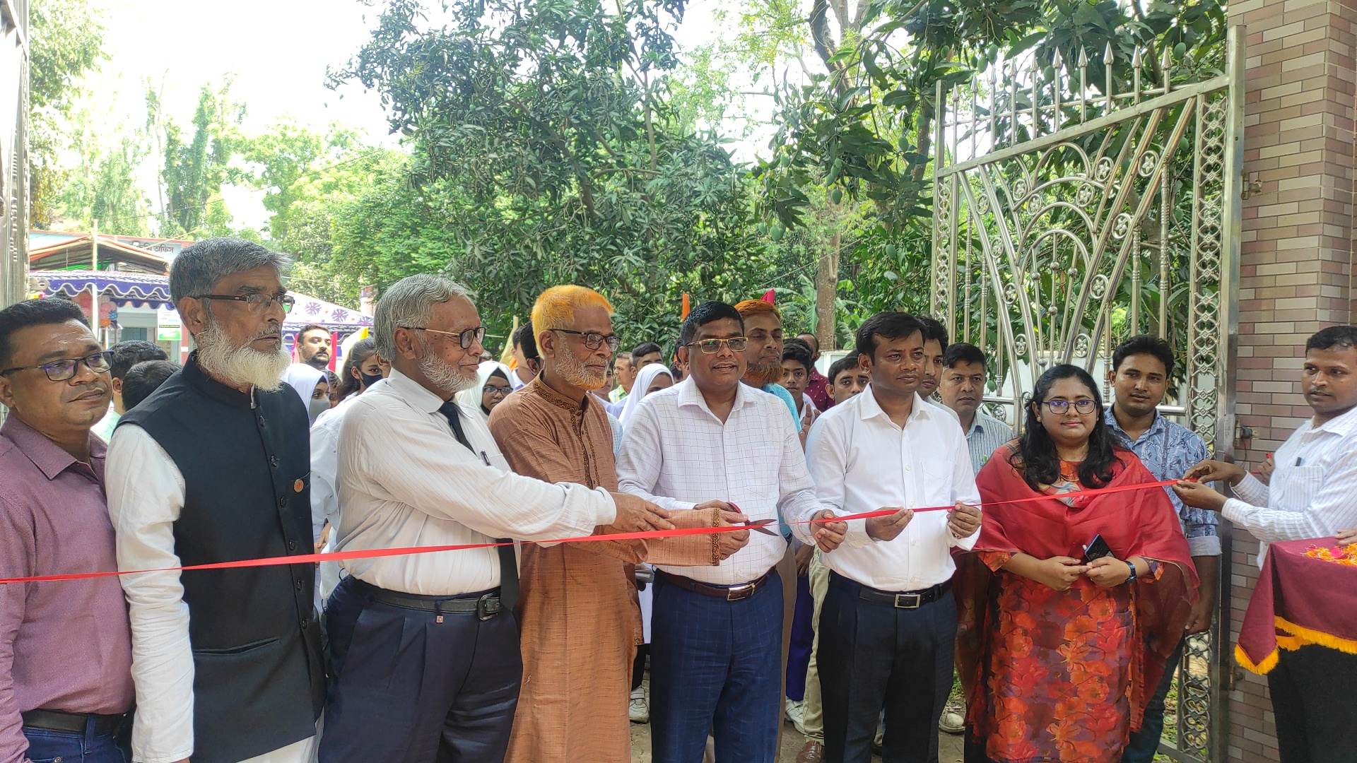 চাঁপাইনবাবগঞ্জে ভূমিসেবা সপ্তাহের উদ্বোধন 